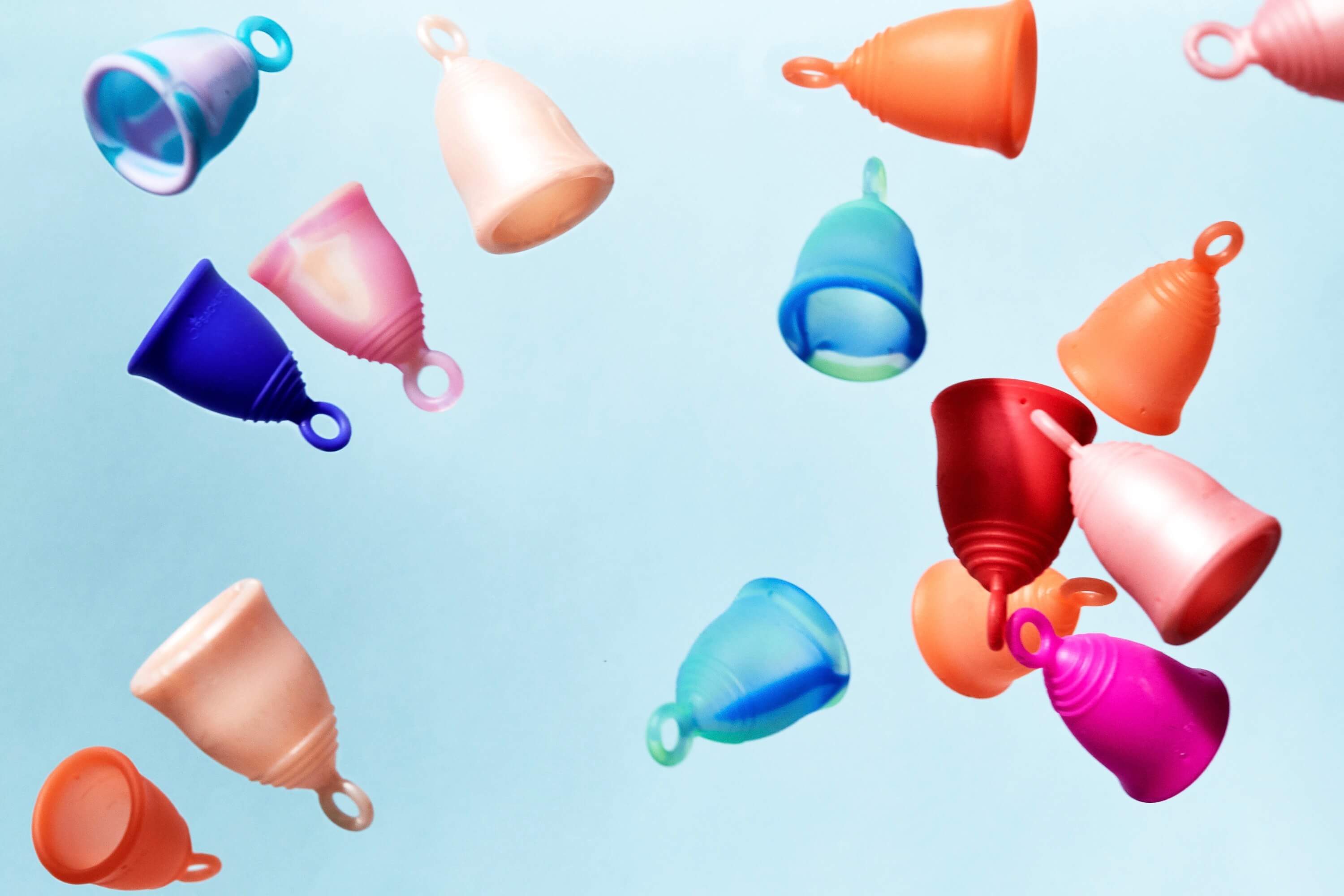 Peachlife Reusable Menstrual Cup Ring Stem Period remov Medical Grade Silicone Best Cheapest Tampon Pad how to chose size firmness folding techniques methods stains