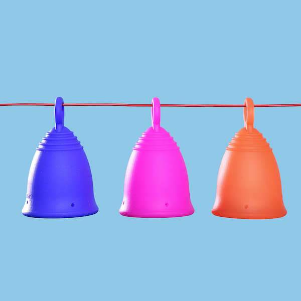 Peachlife Reusable Medium Menstrual Cup Ring Stem Handle. Medical Grade Silicone Period Cups - 12 Hour Leak Free No Tampon Pad Alternative