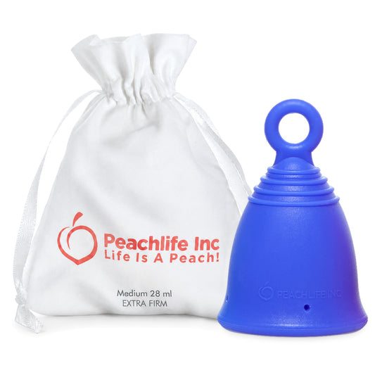 Peachlife Peachcup medium extra firm 28 ml blue menstrual cup with ring stem and white storage pouch